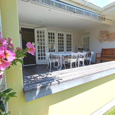 On The Bay Bed & Breakfast Port Elizabeth Exterior photo