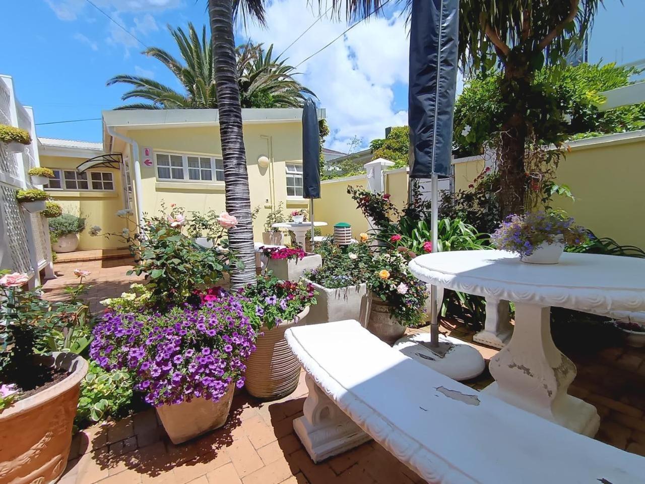 On The Bay Bed & Breakfast Port Elizabeth Exterior photo